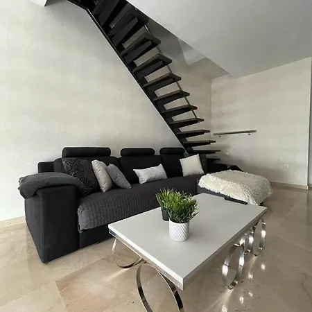 Penthouse In Apartament